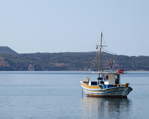 Bateau de pêche grec traditionnel "kaiki
" - Photo, image