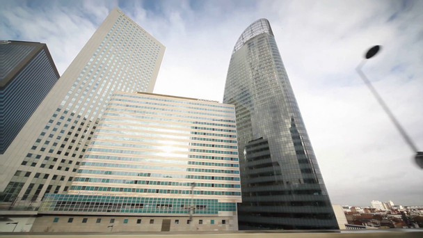 パリ ラ デファンスの高層ビル - 映像、動画