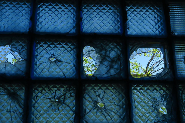 Janela quebrada, fundo de vidro rachado
 - Foto, Imagem