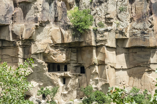 Ihlara,Aksaray,Turkey-May 30,2019.Ihlara Valley (Peristrema Monastery) or Ihlara Gorge is the most famous valley in Turkey for hiking excursions. Green nature view from Ihlara valley - Foto, Bild