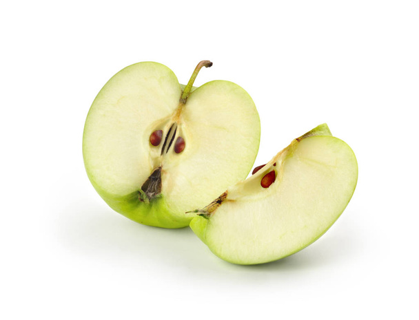 sliced green apples on white background - Фото, зображення