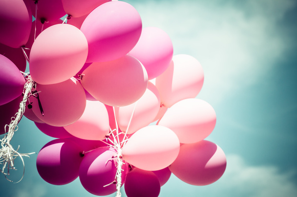 ballons roses et fond bleu ciel
 - Photo, image