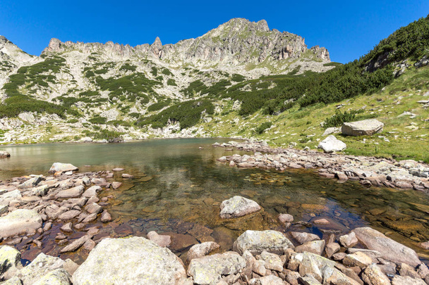 Jeziora samodivski w pobliżu szczytu Dzhangal, Góra Pirin, Bułgaria - Zdjęcie, obraz