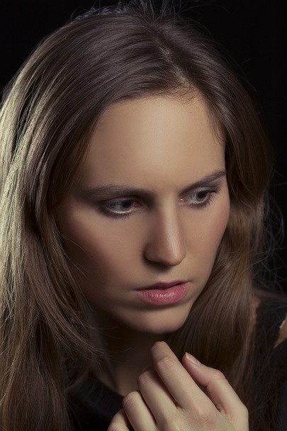 Serious and Wondering Young Woman Portrait - Foto, Bild