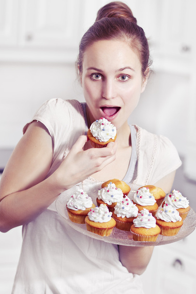Girl Eat Muffins - Φωτογραφία, εικόνα