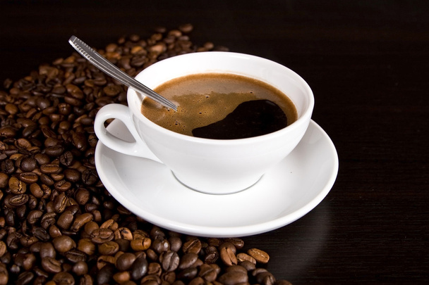 Forró kávé és kávébab - Fotó, kép