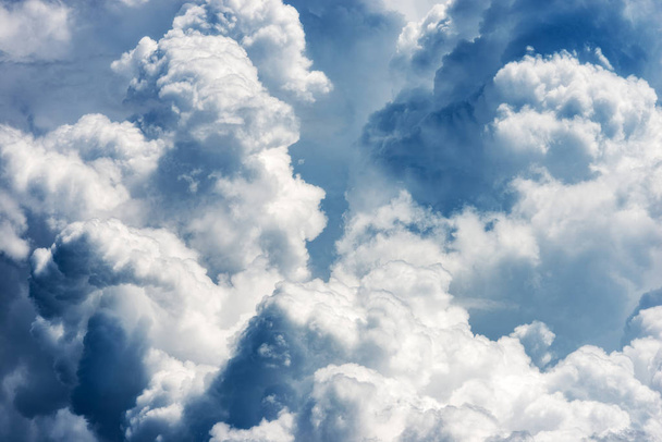 Detail bílých mraků na obloze-Úhrnonimbus - Fotografie, Obrázek