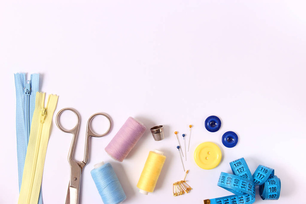 sewing accessories on white background  - Fotoğraf, Görsel