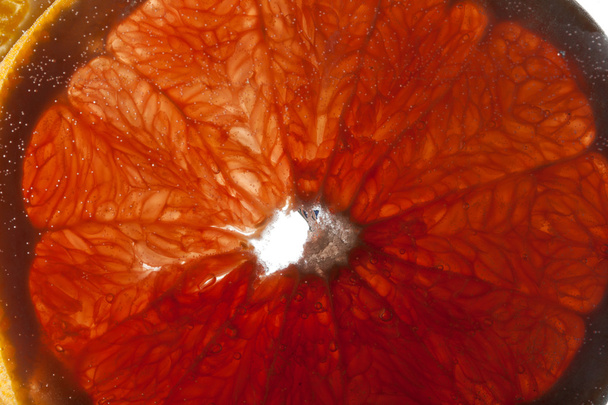 Szelet narancs vízben - Fotó, kép