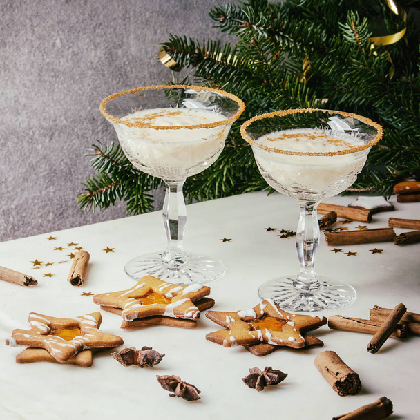 Christmas Eggnog cocktail - Valokuva, kuva