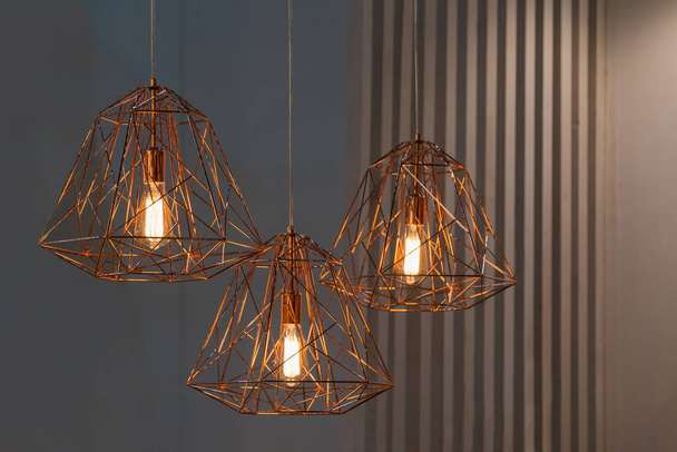 Modern copper wire metal frame ceiling lamp interior lighting bulbs decoration contemporary - Valokuva, kuva