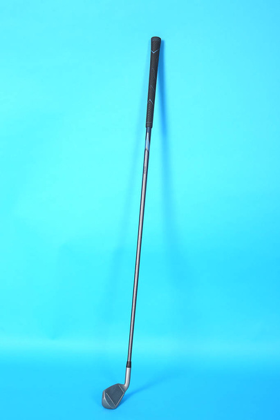 Foto di Golf Stick. Isolato su sfondo blu
. - Foto, immagini