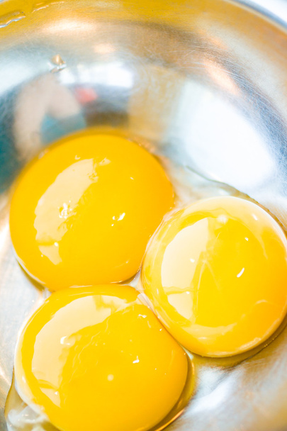 Яичные желтки
 - Фото, изображение