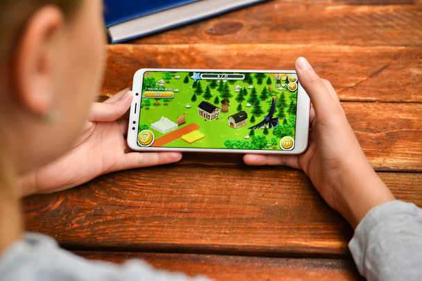 mobile game on the phone - Foto, Imagen