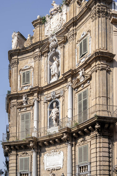 Detailní pohled na Quattro Canti nebo čtyři rohy v Palermu, Sicílie - Fotografie, Obrázek