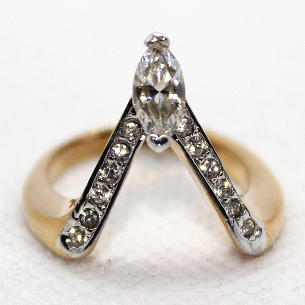 CHEVRON Style Gorgeous MARQUISE & Round Cubic Zirconia RING 18K Size 6 New Right side up - Photo, Image