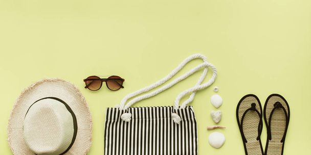 Set beach things accessories hot season. Straw hat - Foto, imagen
