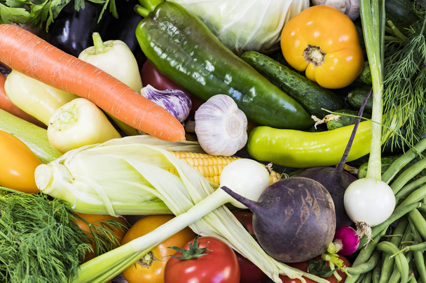 Contesto delle verdure biologiche senza OGM coltivate senza pesticidi in regioni ecologicamente pulite d'Europa
. - Foto, immagini
