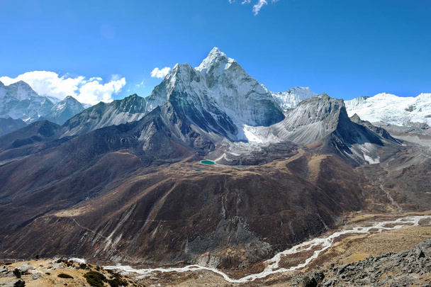 Ama Dablam in the Everest Region of the Himalayas, Nepal - Foto, afbeelding