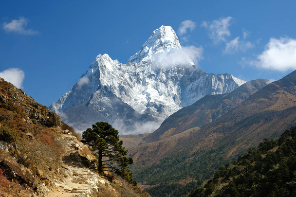 View of Ama Dablam on the way to Everest Base Camp, Nepal - 写真・画像