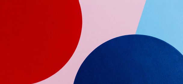 Textura de fundo de papéis de moda em estilo memphis geometria. Azul, azul claro, vermelho e cores rosa pastel. Vista superior, flat lay
 - Foto, Imagem