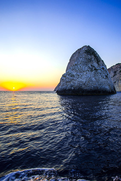 Rocky cliff in Greece, natural background. - Foto, Imagen
