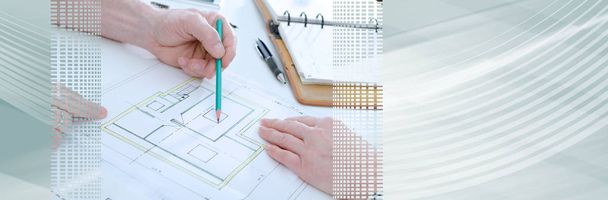 Архітектор, що показує плани будинків; панорамний банер
 - Фото, зображення