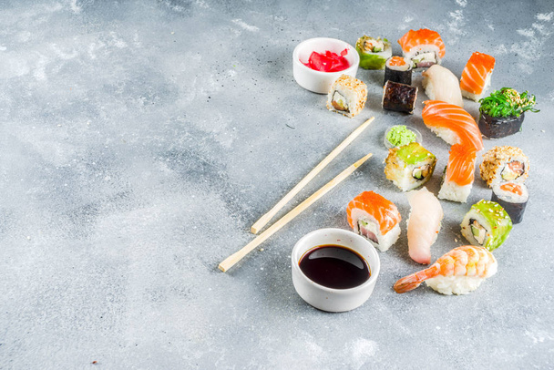  Set mixto de sushi diferente
 - Foto, Imagen