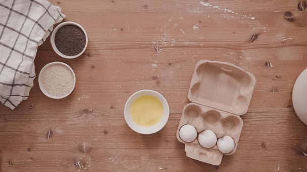 Huevos blancos
 - Foto, Imagen