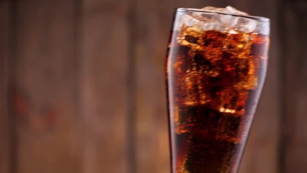 Cola in glass - Video, Çekim
