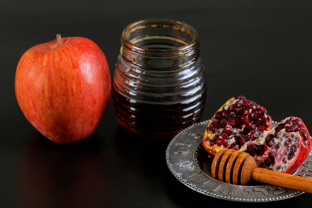 Manzanas, granada y miel para Rosh Hashaná
 - Foto, Imagen