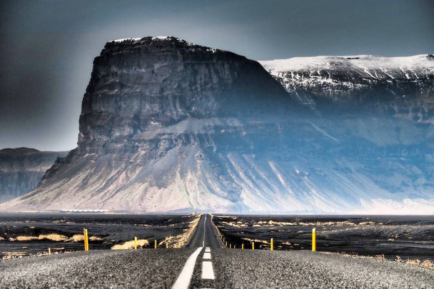 Úžasné barevné vulkanické horniny v národním parku Skaftafell na Islandu - Fotografie, Obrázek