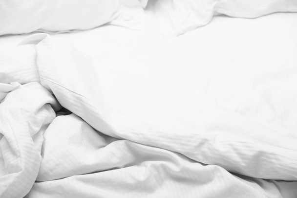 White delicate soft background of fabric or bedding sheet - Fotografie, Obrázek
