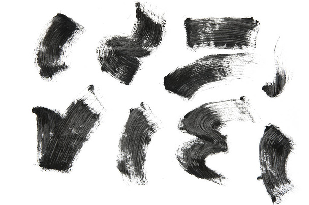 Set di tratti mascara neri isolati su sfondo bianco. - Immagine
 - Foto, immagini