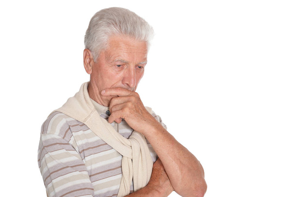портрет мислення старшого чоловіка ізольовано на білому тлі
 - Фото, зображення