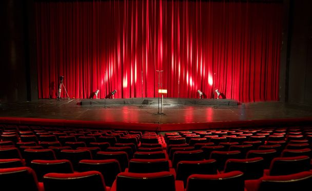 bioscoop - theater rode interieur - Foto, afbeelding