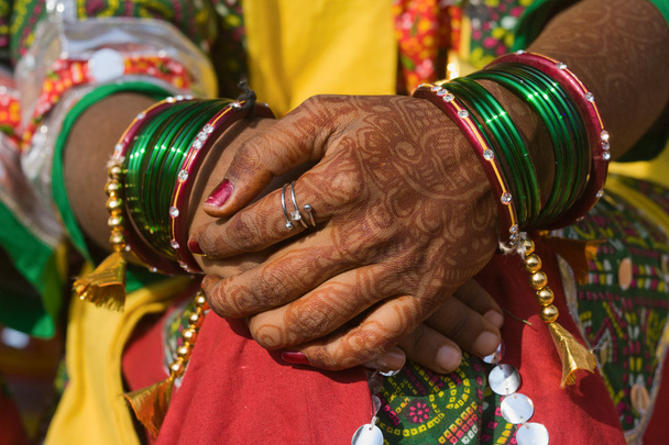 Henna on hands of bride from India - Foto, Bild