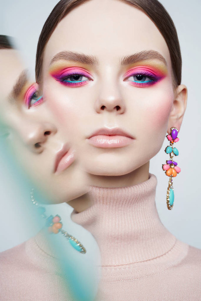 Art fashion studio portrait of beautiful brunette with floral je - Photo, image
