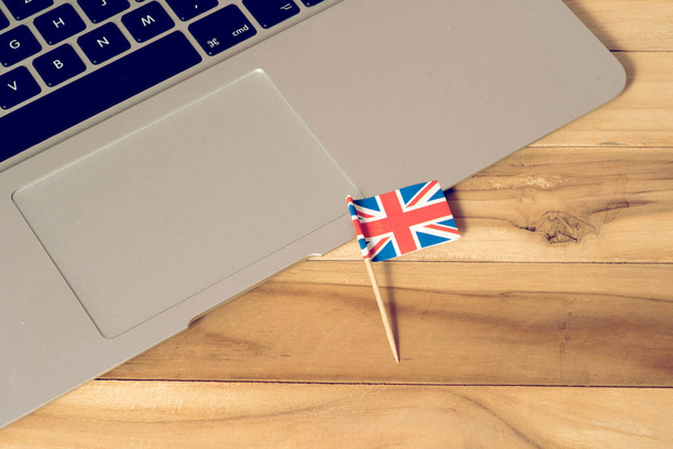 Flag of Great Britain and a computer - Foto, afbeelding