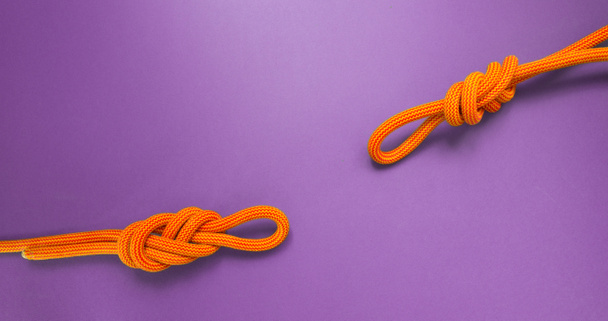 Deux nœuds de corde d'escalade
. - Photo, image