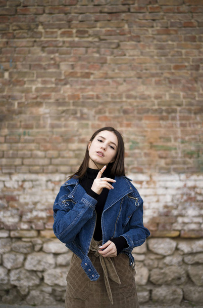 Portrait d'une jeune fille caucasienne avec des taches de rousseur
 - Photo, image