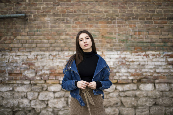 Portrait d'une jeune fille caucasienne avec des taches de rousseur
 - Photo, image