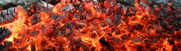 暖炉の抽象的な背景で石炭を燃やす. - 写真・画像