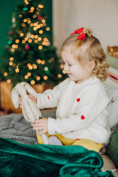 child gift box christmas tree untie ribbons - Fotó, kép