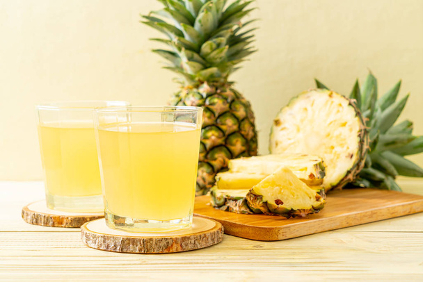 fresh pineapple juice - Foto, Bild