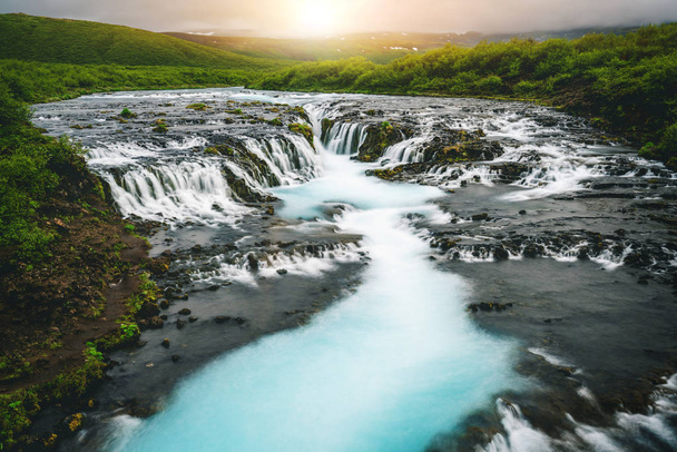 Waterval van Bruarfoss in Brekkuskogur, IJsland. - Foto, afbeelding