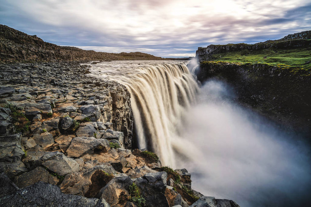アイスランド北東部の滝の検出 - 写真・画像