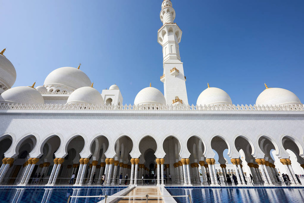 Meczet Jumeirah przy świetle dziennym - Zdjęcie, obraz