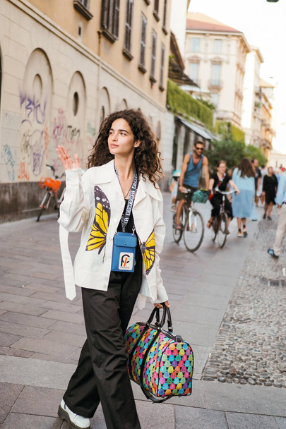 İtalya Milano Moda Haftası Erkekler İlkbahar/Yaz 2020 Sokak Snap - Fotoğraf, Görsel