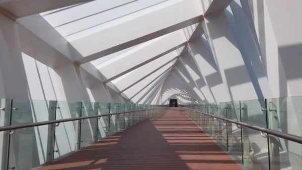 アラブ首長国連邦のドバイ水運河歩道橋 - 映像、動画